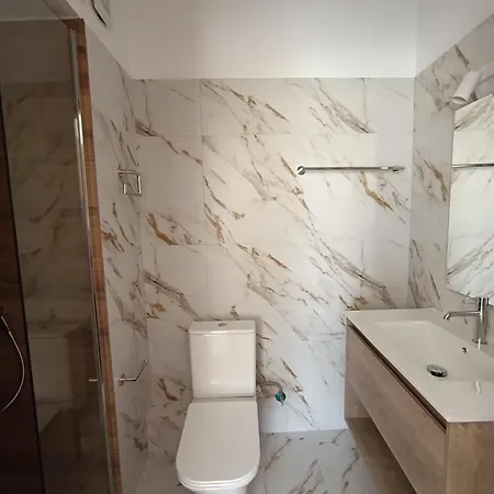 アパートホテル Popi タソス